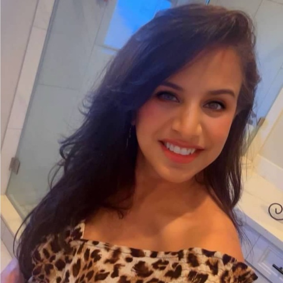 Meet your Posher, Connie - Picture 2 of 2